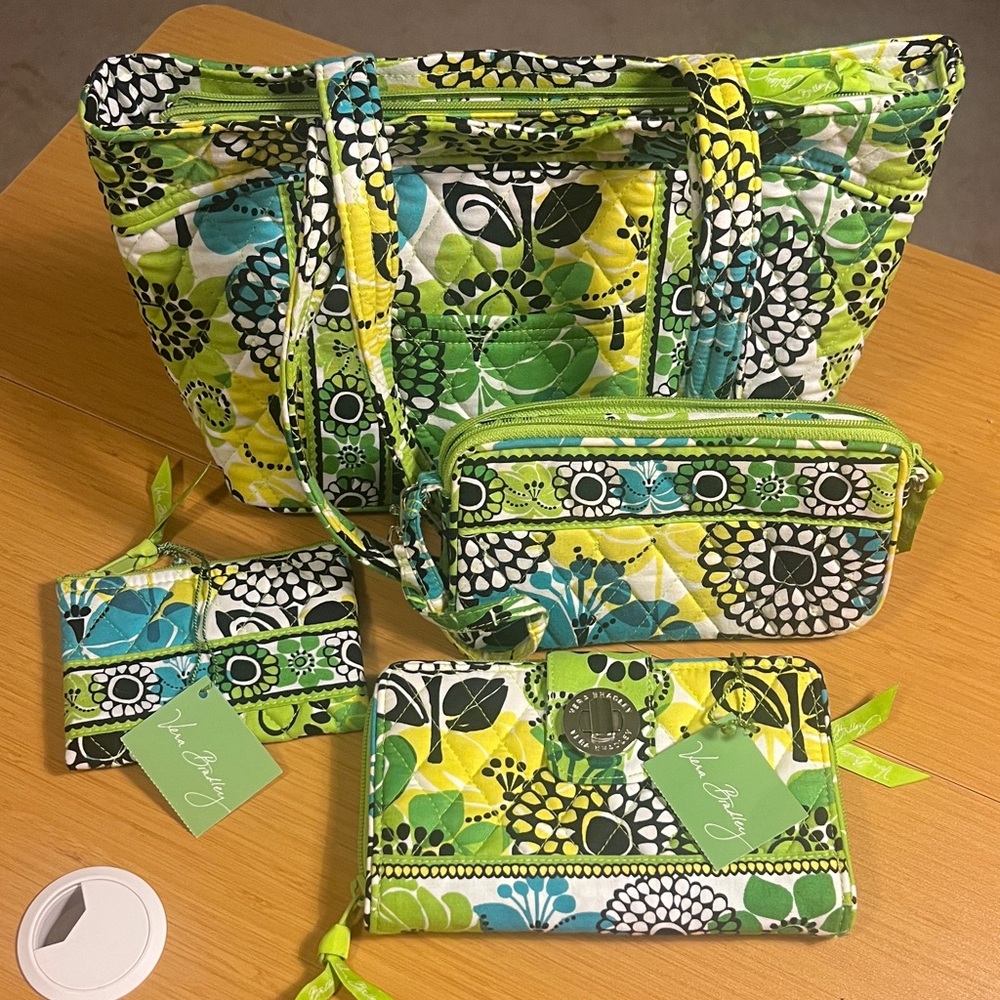 NWT Vera Bradley 4 PC. Blue Green Floral Tote Set LIMES UP 4 piece set  NWOT LOT